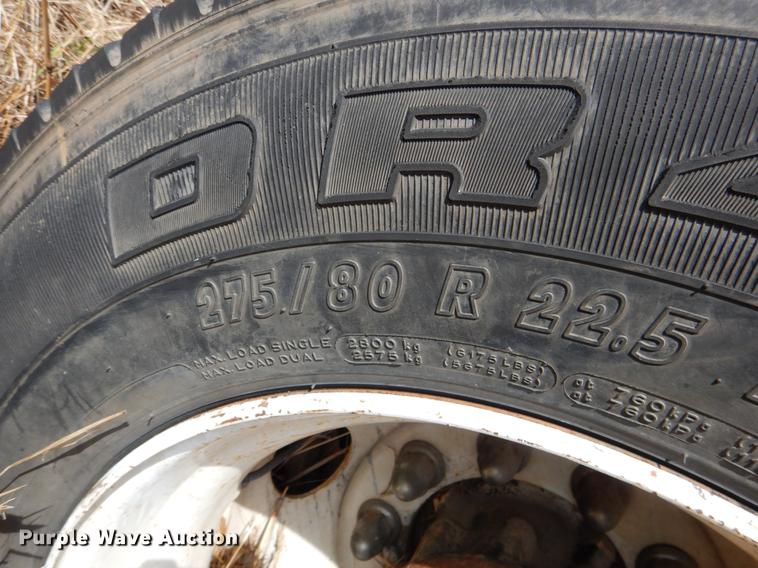 image for item DE3901 1999 International 8100 truck cab and chassis