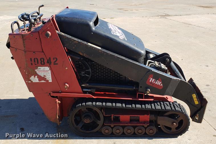 image for item DE3906 2014 Toro Dingo compact utility loader