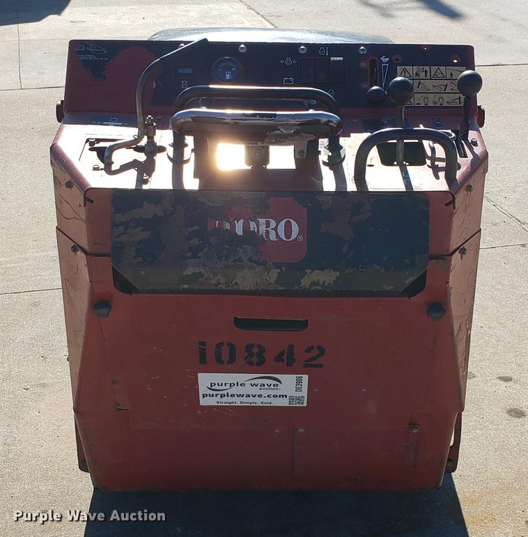 image for item DE3906 2014 Toro Dingo compact utility loader