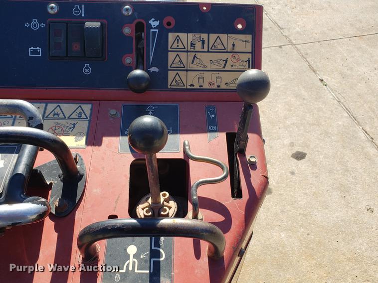 image for item DE3906 2014 Toro Dingo compact utility loader