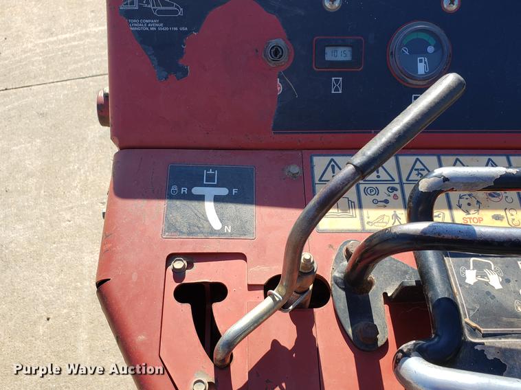 image for item DE3906 2014 Toro Dingo compact utility loader