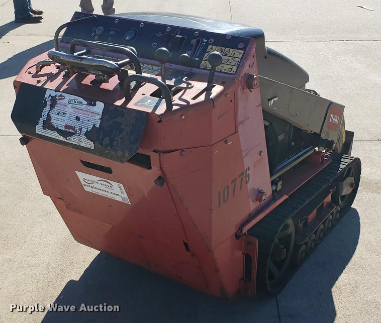 image for item DE3907 2014 Toro Dingo compact utility loader