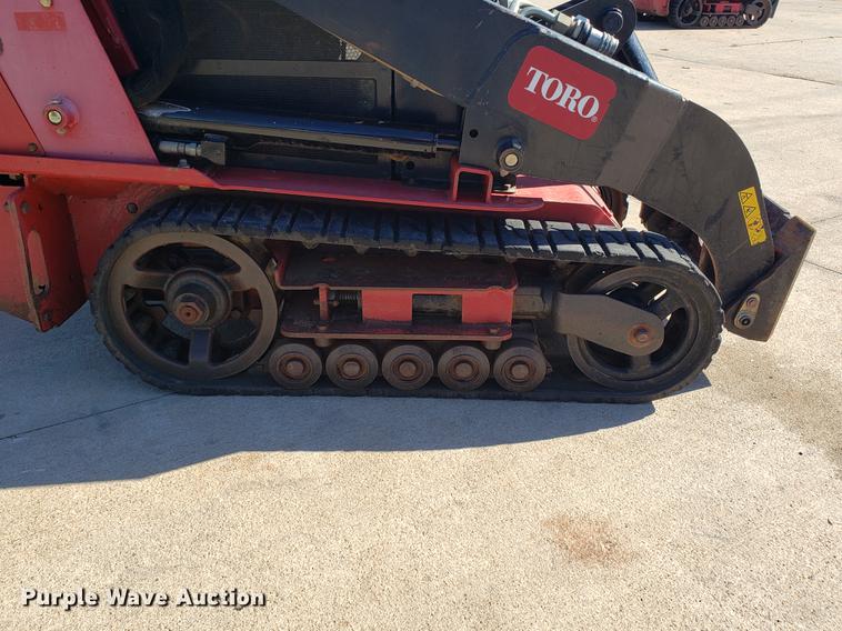 image for item DE3907 2014 Toro Dingo compact utility loader