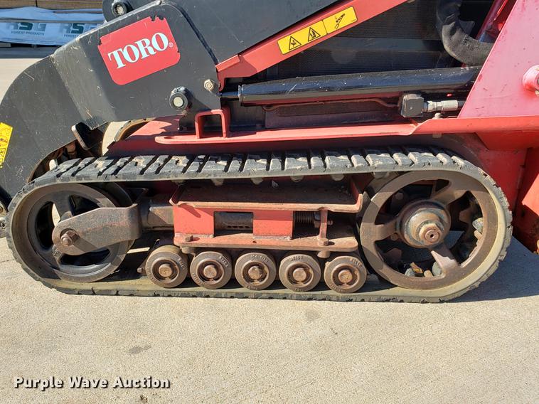 image for item DE3907 2014 Toro Dingo compact utility loader