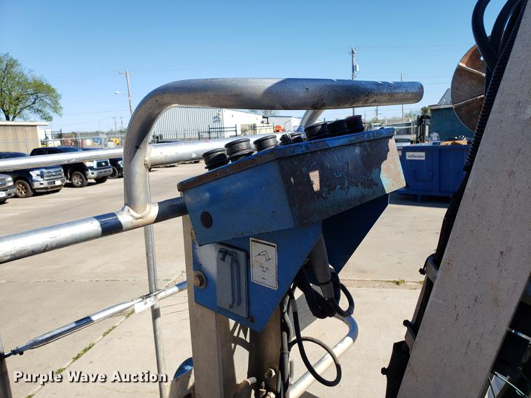 image for item DE3908 2013 Genie TZ-50 Hybrid boom lift