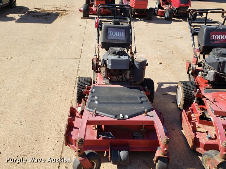 image for item DE3909 (3) Toro lawn mowers