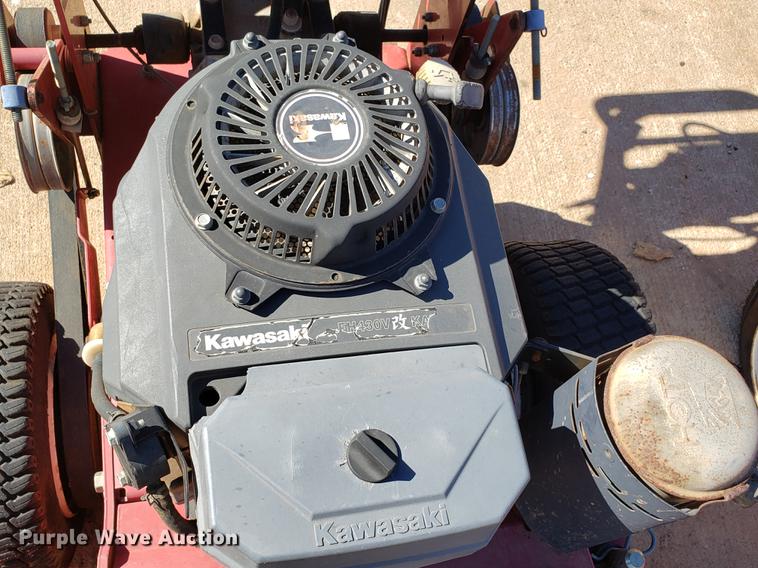 image for item DE3909 (3) Toro lawn mowers