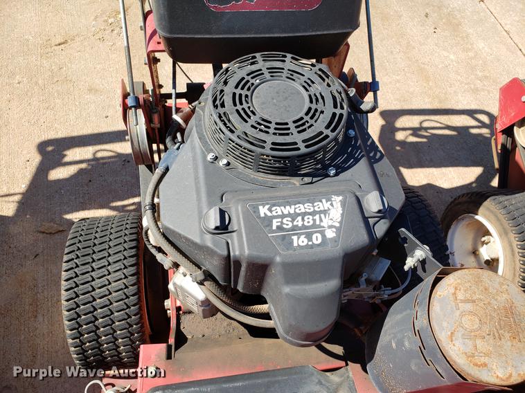 image for item DE3909 (3) Toro lawn mowers