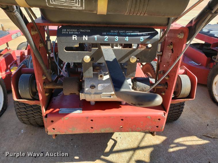 image for item DE3909 (3) Toro lawn mowers