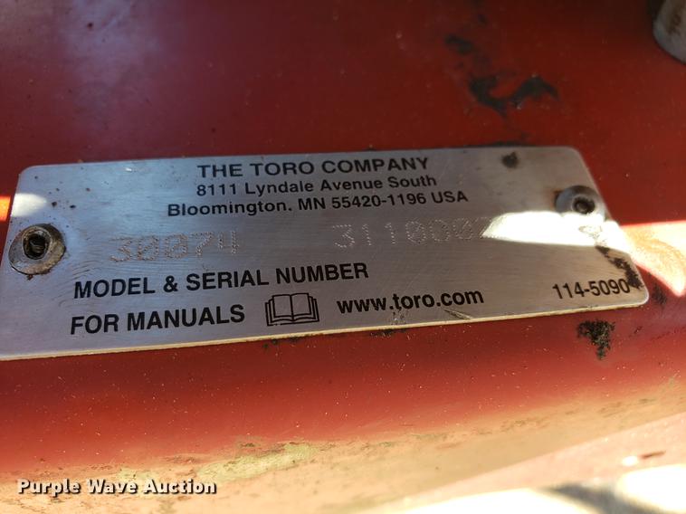 image for item DE3909 (3) Toro lawn mowers