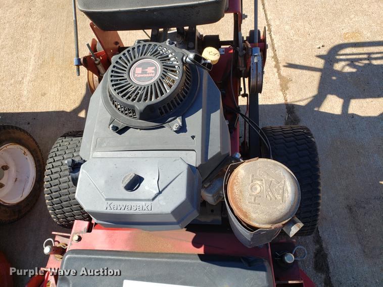 image for item DE3909 (3) Toro lawn mowers