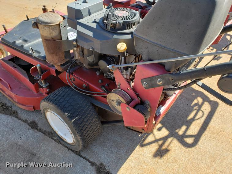 image for item DE3909 (3) Toro lawn mowers