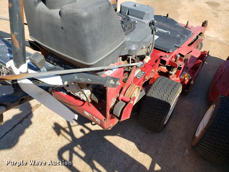 image for item DE3909 (3) Toro lawn mowers