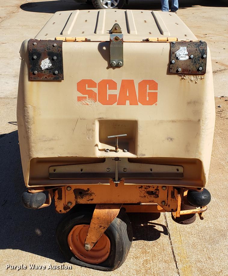 image for item DE3910 2011 Scag Cougar SMCR-48 lawn mower
