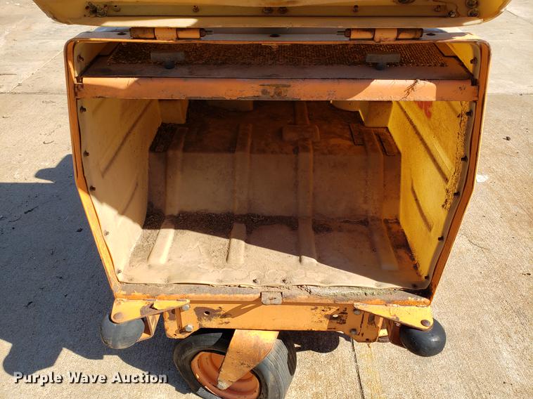 image for item DE3910 2011 Scag Cougar SMCR-48 lawn mower