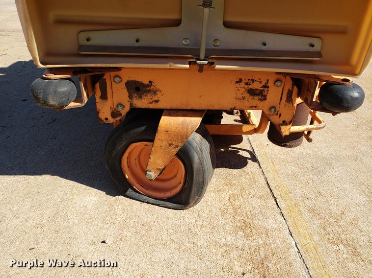 image for item DE3910 2011 Scag Cougar SMCR-48 lawn mower