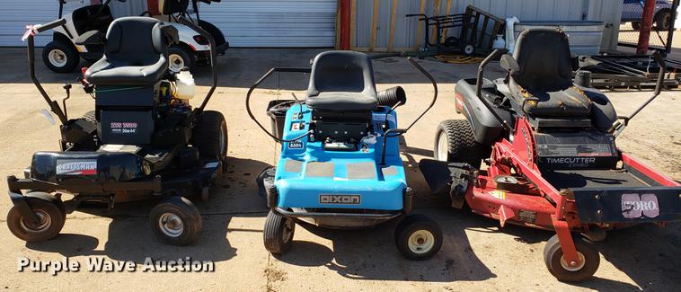 image for item DE3913 (3) lawn mowers