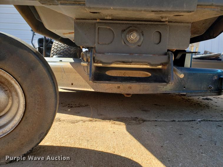 image for item DE3913 (3) lawn mowers