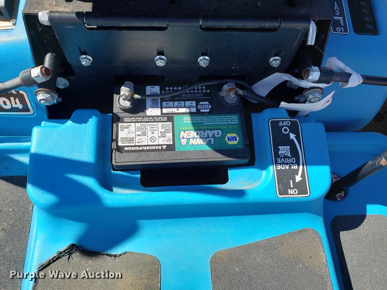 image for item DE3913 (3) lawn mowers