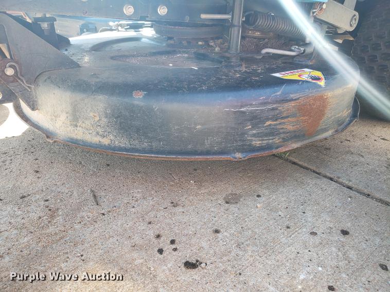 image for item DE3913 (3) lawn mowers