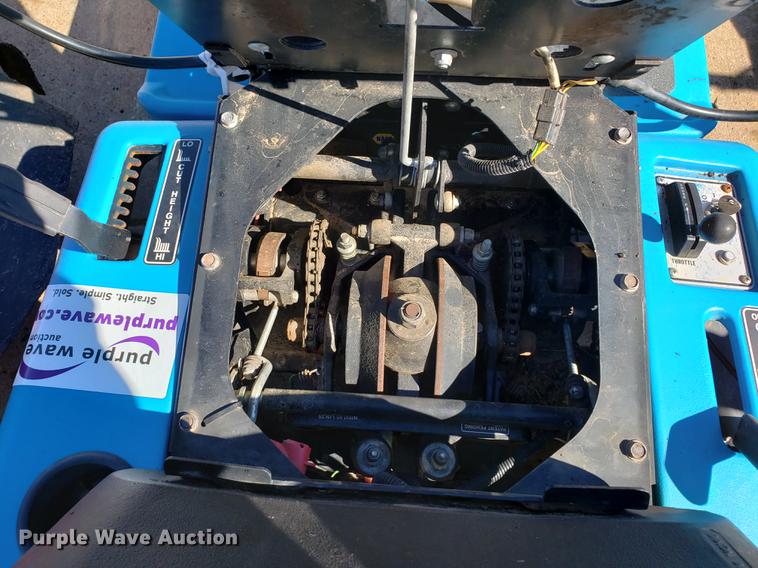 image for item DE3913 (3) lawn mowers