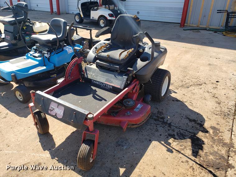 image for item DE3913 (3) lawn mowers