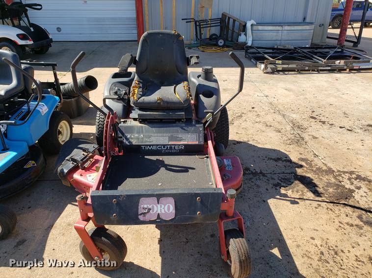 image for item DE3913 (3) lawn mowers