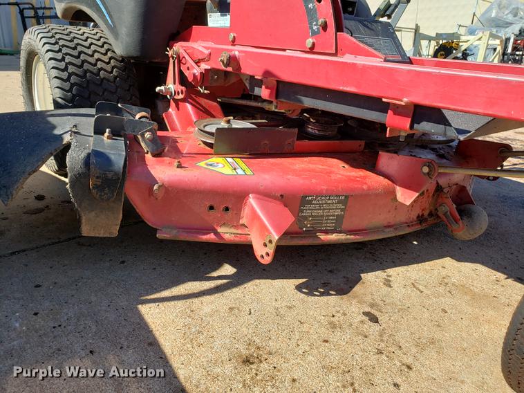 image for item DE3913 (3) lawn mowers