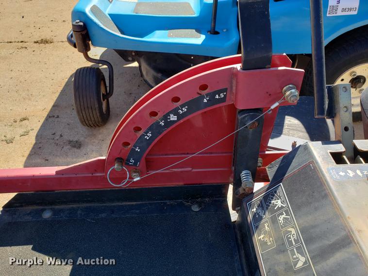 image for item DE3913 (3) lawn mowers