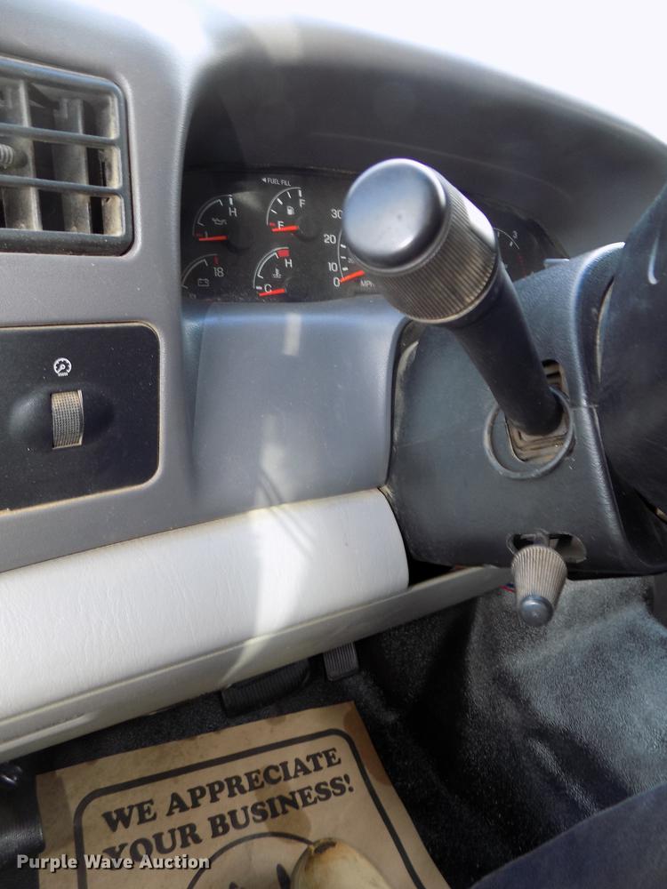 image for item DE7648 2001 Ford F450 Super Duty XL bale bed truck