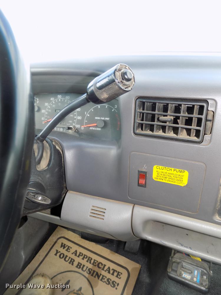 image for item DE7648 2001 Ford F450 Super Duty XL bale bed truck