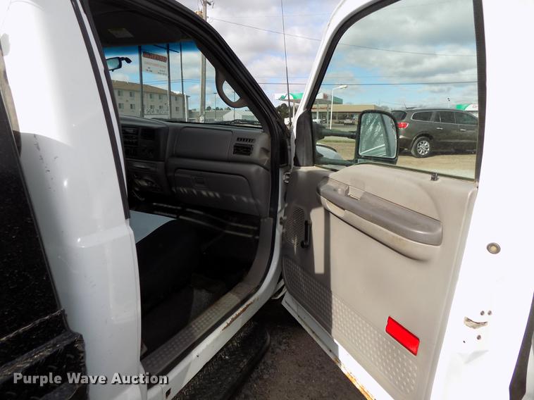 image for item DE7648 2001 Ford F450 Super Duty XL bale bed truck