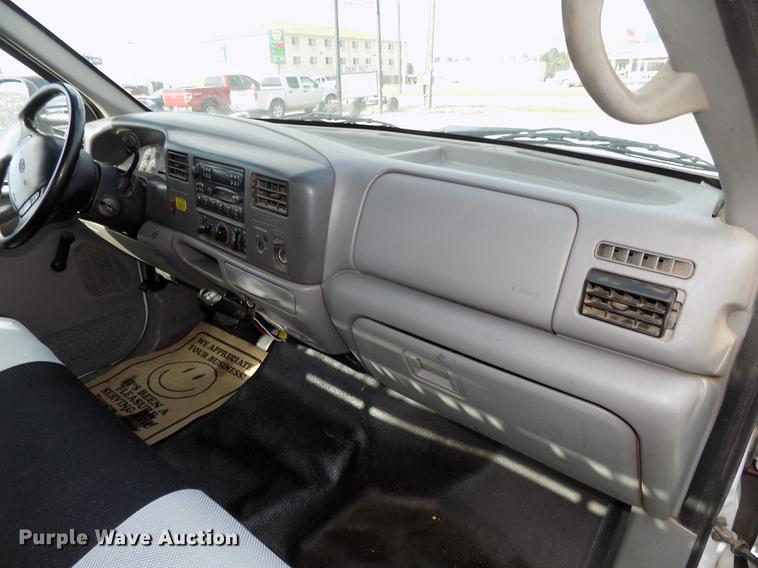 image for item DE7648 2001 Ford F450 Super Duty XL bale bed truck