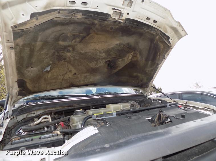 image for item DE7648 2001 Ford F450 Super Duty XL bale bed truck