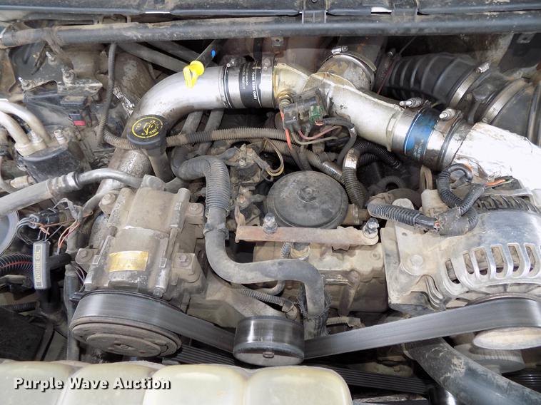 image for item DE7648 2001 Ford F450 Super Duty XL bale bed truck