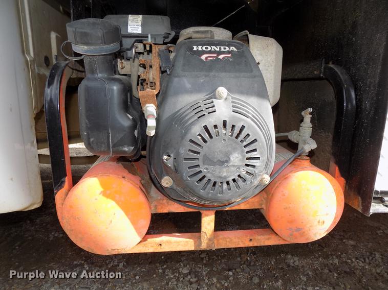 image for item DE7648 2001 Ford F450 Super Duty XL bale bed truck