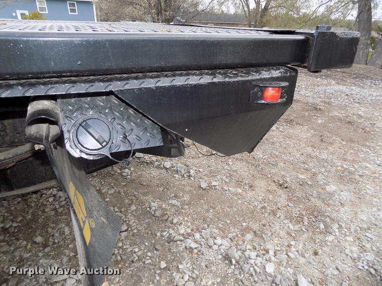 image for item DE7648 2001 Ford F450 Super Duty XL bale bed truck
