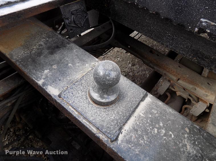 image for item DE7648 2001 Ford F450 Super Duty XL bale bed truck