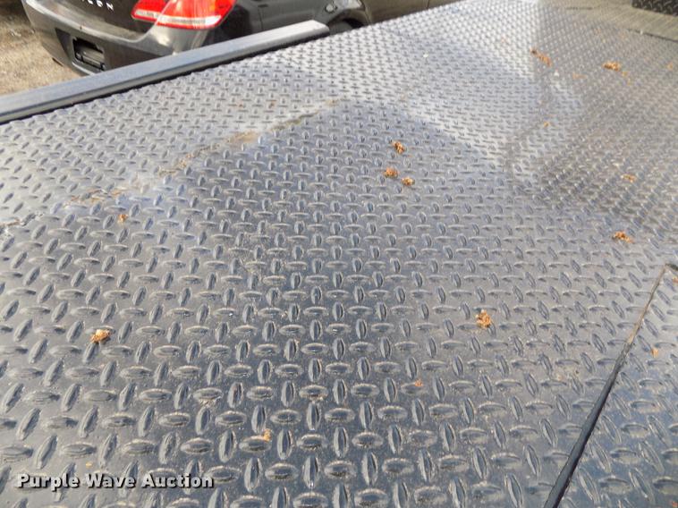 image for item DE7648 2001 Ford F450 Super Duty XL bale bed truck