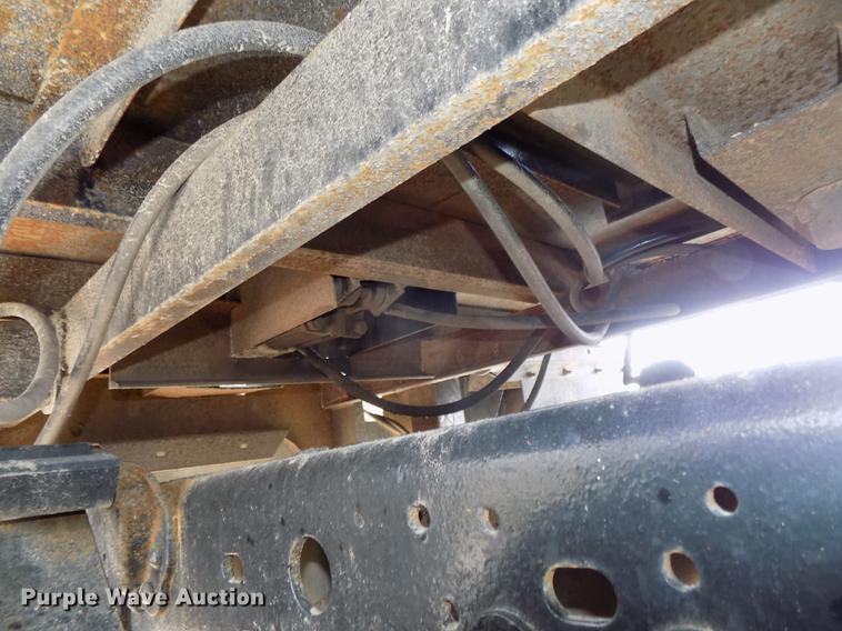 image for item DE7648 2001 Ford F450 Super Duty XL bale bed truck