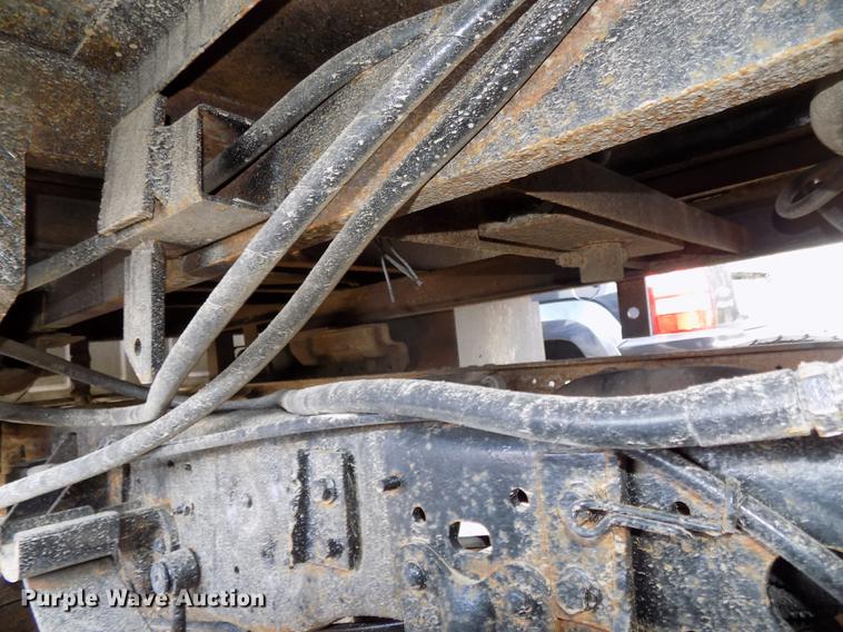 image for item DE7648 2001 Ford F450 Super Duty XL bale bed truck