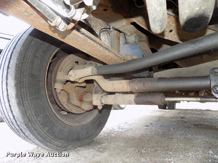 image for item DE7648 2001 Ford F450 Super Duty XL bale bed truck