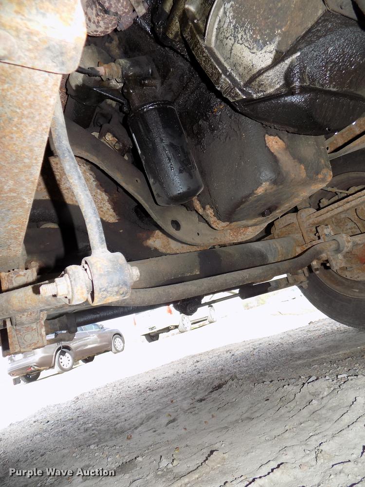 image for item DE7648 2001 Ford F450 Super Duty XL bale bed truck