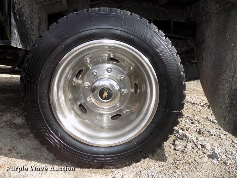 image for item DE7648 2001 Ford F450 Super Duty XL bale bed truck