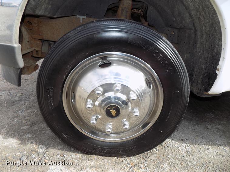 image for item DE7648 2001 Ford F450 Super Duty XL bale bed truck