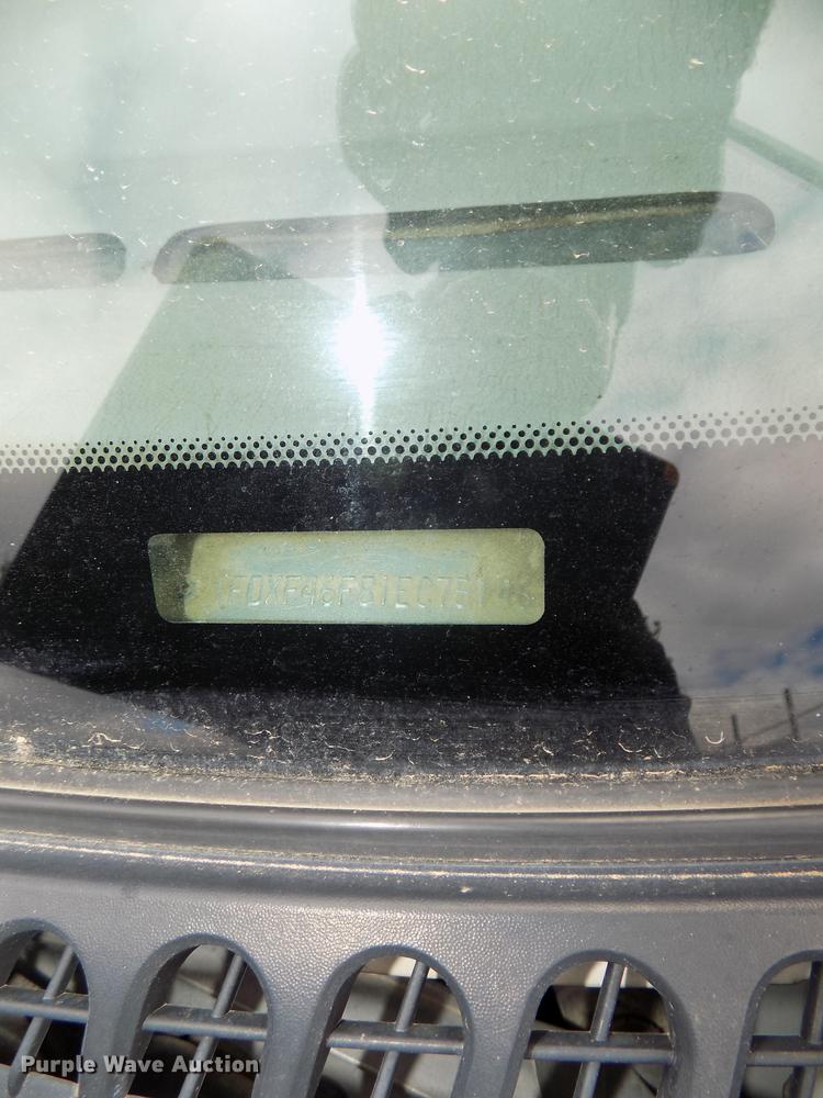 image for item DE7648 2001 Ford F450 Super Duty XL bale bed truck