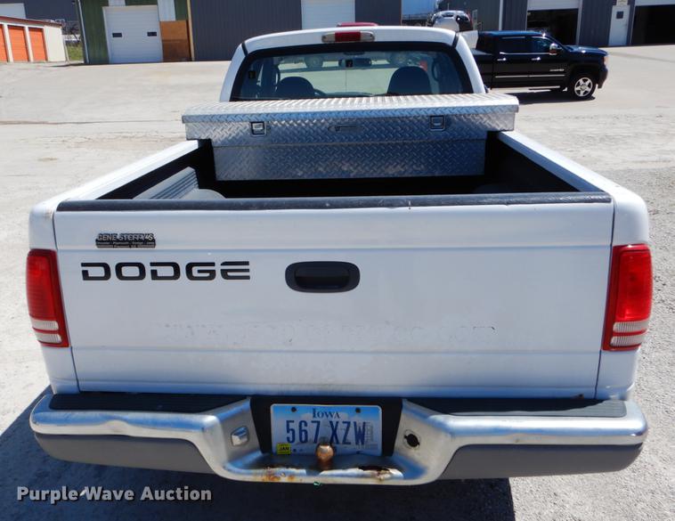 image for item DE8302 2000 Dodge Dakota Club Cab pickup truck