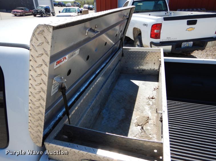 image for item DE8302 2000 Dodge Dakota Club Cab pickup truck