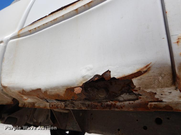 image for item DE8302 2000 Dodge Dakota Club Cab pickup truck