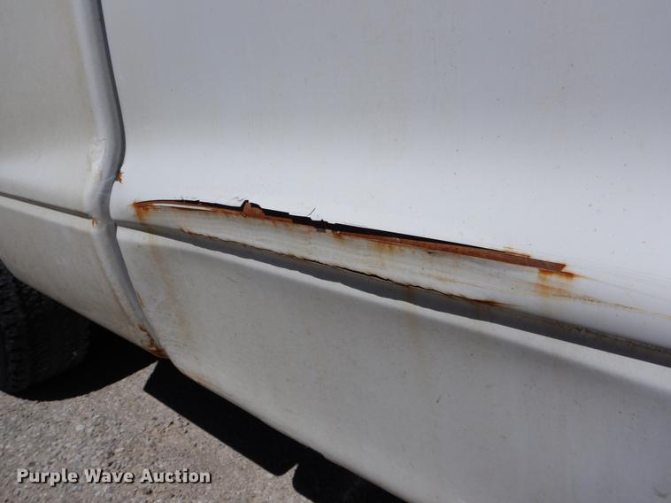 image for item DE8302 2000 Dodge Dakota Club Cab pickup truck